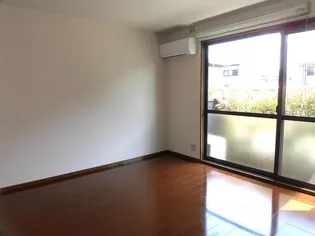 グランディール・ヴィ E棟【2階】の居間