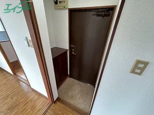 ロイヤルサイキ【6階】の玄関