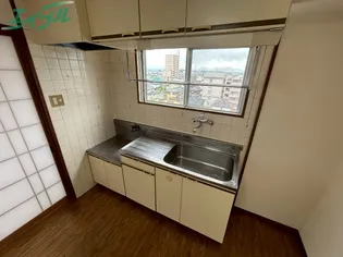 ロイヤルサイキ【6階】のキッチン