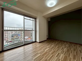 ロイヤルサイキ【6階】の居間