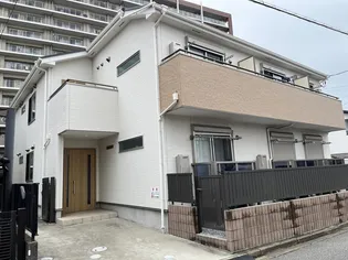 サンハウス大久保【1階】の外観