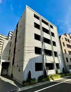 ラクラス四谷三丁目【1階】の外観