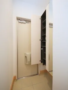 アランコート【2階】の玄関