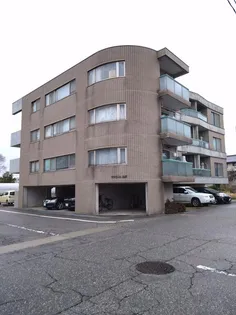 ファミーユ泉野【3階】の外観