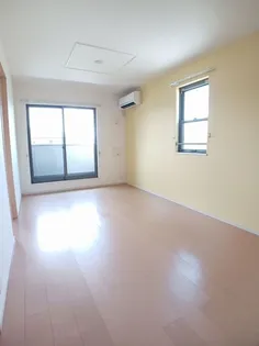 セントラル・マージュ【2階】の居間