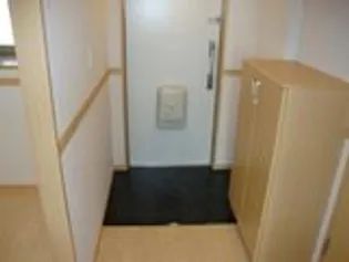 ラビエールA【3階】の玄関