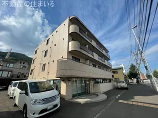 ペルドゥエープス藻岩【1階】の外観