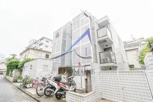 トップ ルーム新宿【2階】の外観