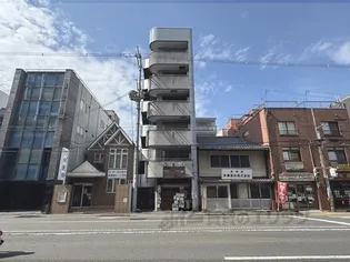 ビバ丸太町【3階】の外観