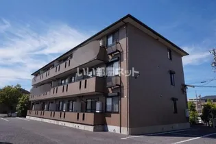 ロイヤルガーデン B【1階】の外観