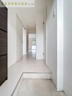 サントアリオ光町【2階】の玄関