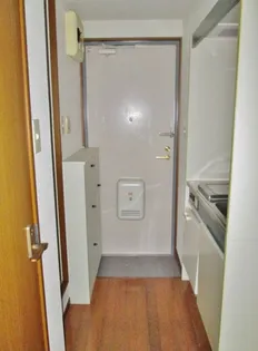 シャルレ早稲田【1階】の玄関