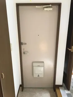 ハピネス西泉【2階】の玄関