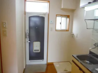 アリュール【1階】の玄関