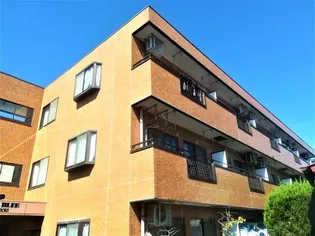 トランブルアパルトメント【3階】の外観