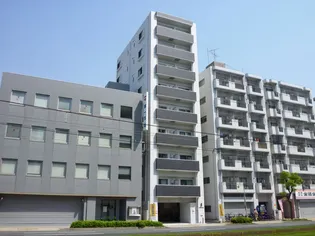 ラ・ウエゾン鴨池【5階】の外観