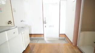 ロフト・カトー【1階】の玄関