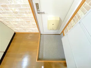 サイレントハウス【1階】の玄関