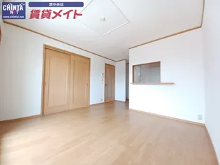 メゾン リヴィエール【2階】の居間