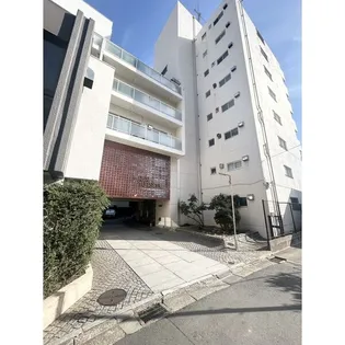 東京都新宿区若葉1【マンション】の外観