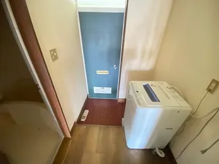 ハイツWing【2階】の玄関