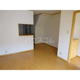 サニーヒル東前 E棟の居間