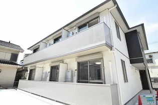 シュリュッセル【2階】の外観