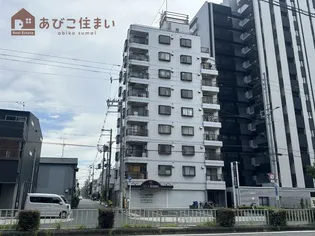 グランドハイツ万代東【6階】の外観