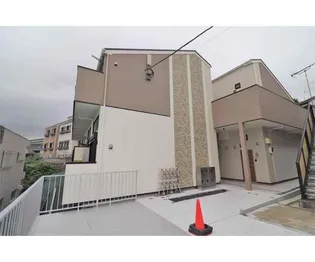 アザーレ・キュリオス横浜【2階】の外観