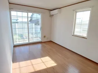 メゾンド・フロ-レ【1階】の居間