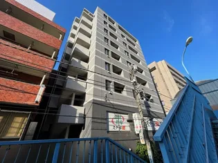 クレールドゥマンの画像