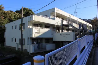 神奈川県横浜市南区別所中里台【マンション】の外観