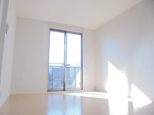 ウナ カスカータ II【2階】の居間