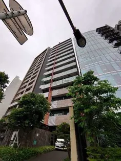 東京都新宿区市谷本村町【マンション】の外観