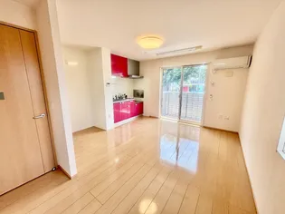 プランドール B【1階】の居間