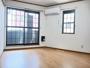 プリムヴェール23【1階】の居間