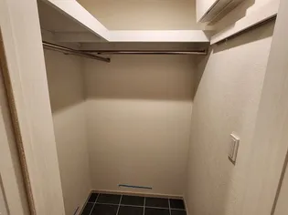 MaisonCalme(メゾンカルム)【2階】の玄関