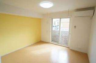 レガーロ IV番館【1階】の居間