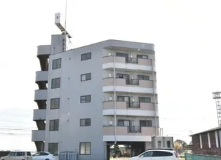 BーINハウスの外観