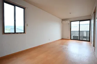 アメニティ原田B棟【2階】の居間