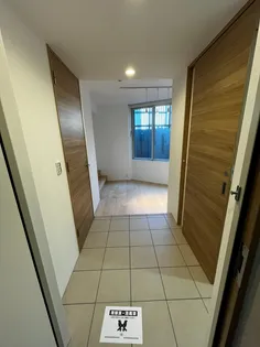 オーキッドレジデンス代々木 WEST【1階】の玄関