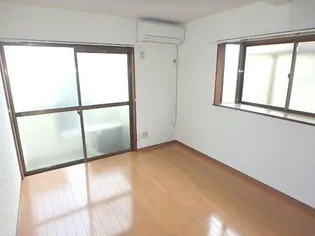 グランモア坂戸【2階】の居間