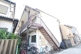 新井アパート【2階】の外観