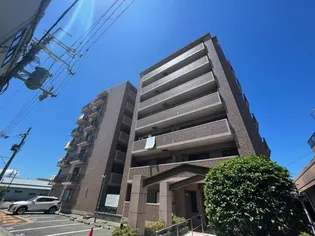 ロイヤルヴェール山下【2階】の外観