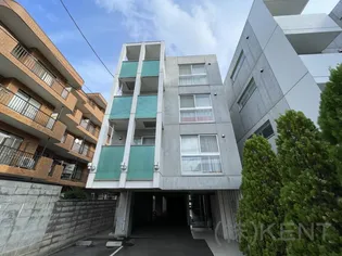 プロヴィデンス宮の森の画像