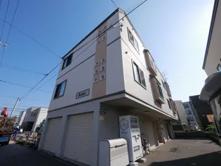 ファミーユB・P【3階】の外観