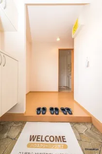 ロジュマン デラッセ【2階】の玄関