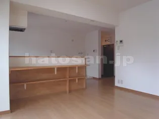 アイヴィ・ビルデンス【5階】の居間