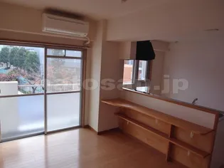 アイヴィ・ビルデンス【5階】の居間