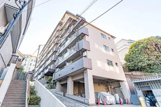 ニュー白金マンション【3階】の外観